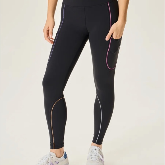 Outdoor Voices Frostknit 7/8 Leggings - Black/rainbow reflective OV BNWT! - Picture 2 of 10